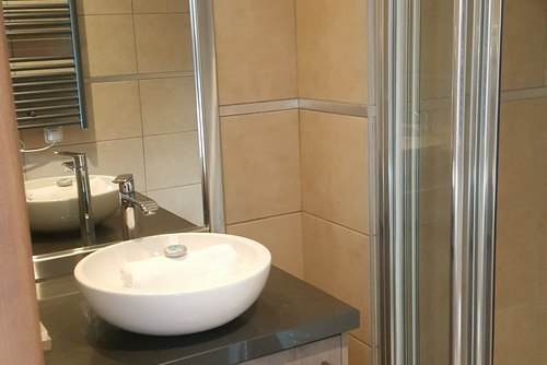 Nettoyage d'hôtel (salle de bain) situé à Megève