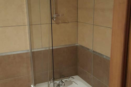 Nettoyage d'appartements de montagne (salle de bain) basé à Morzine (Haute-Savoie)